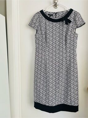 GNW Black & White Swirl Sheath Dress with Bow